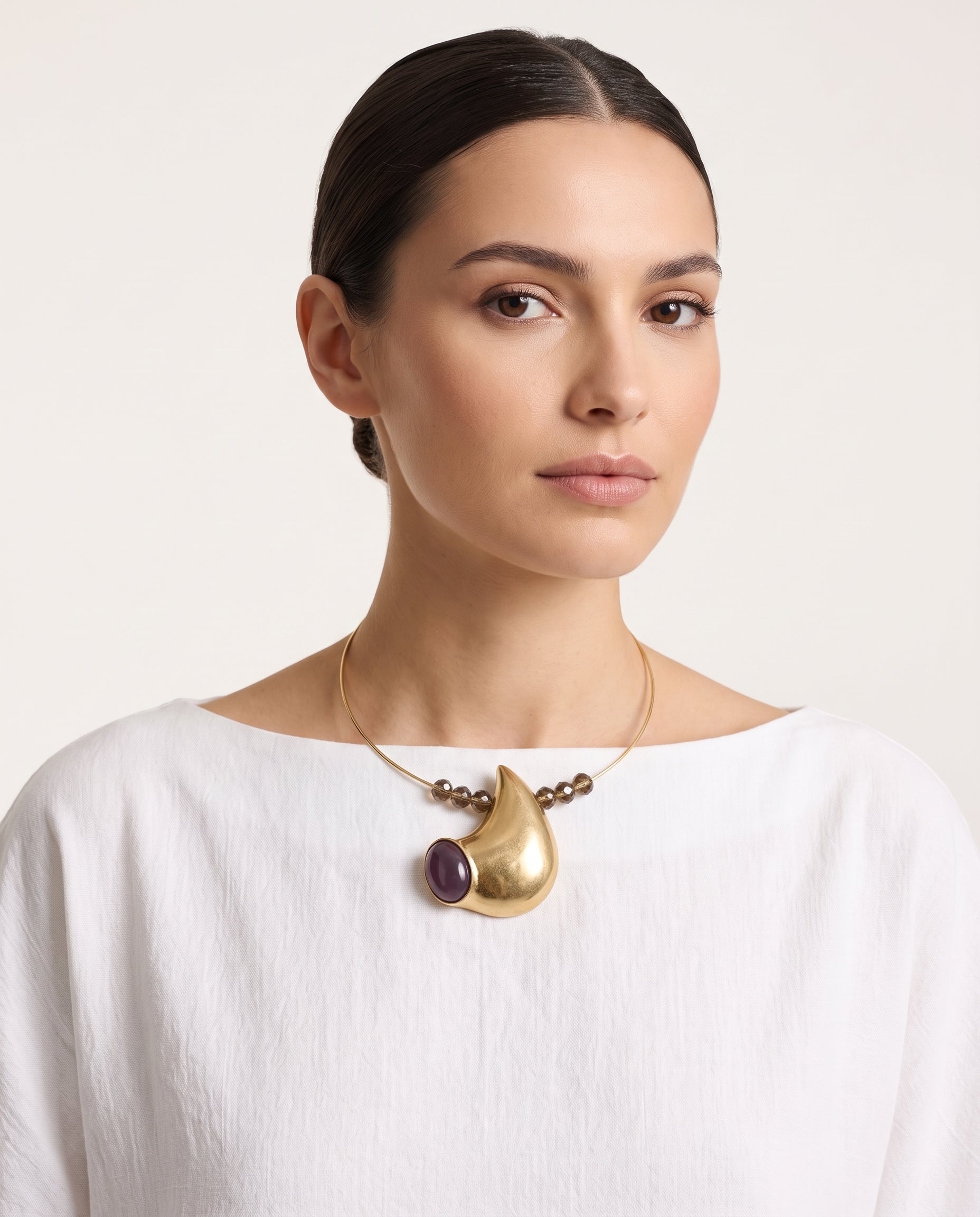 Colar acervo Paula pingente metal lixado e metais banhados em ouro 1
