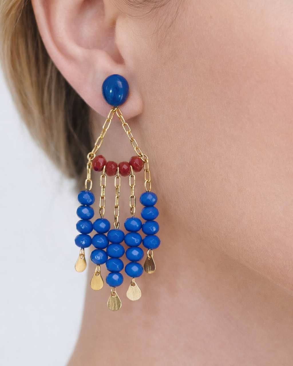 Brinco Azura Maxi Ágata azul, cristais e metais banhados em ouro