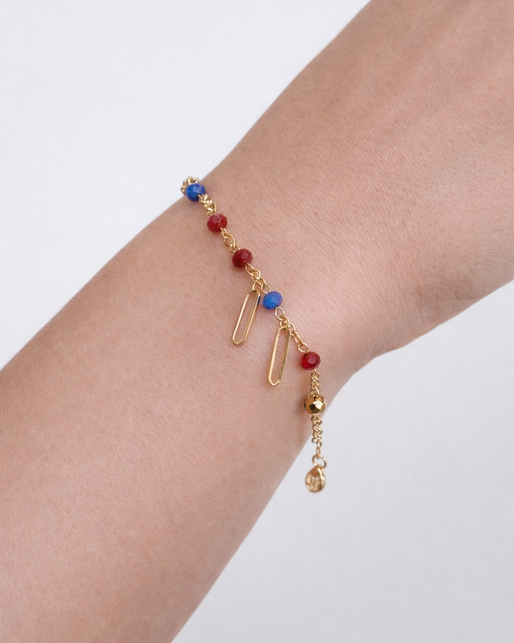 Pulseira Azura cristais, hematita e metais banhados em ouro