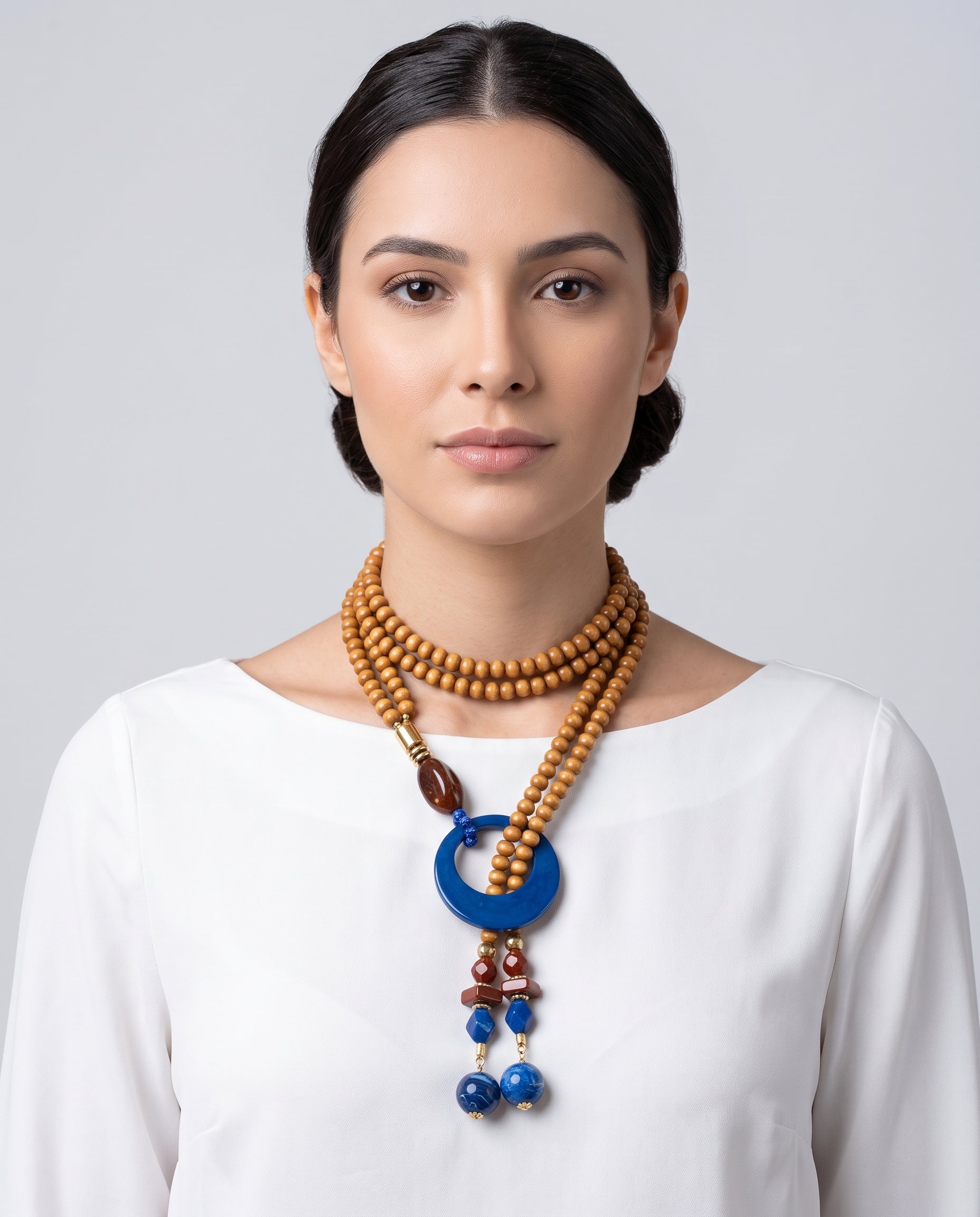 Colar Mavie azul fio longo argola e esferas de Ágata azul, esferas de madeira certificadas e metais banhados em ouro 1