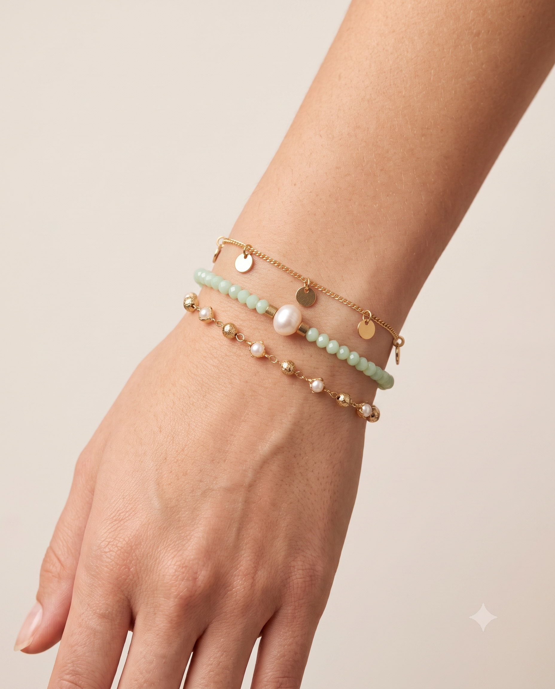 Pulseira Everly camadas, mix de cristais, pérolas e metais banhados em ouro 1
