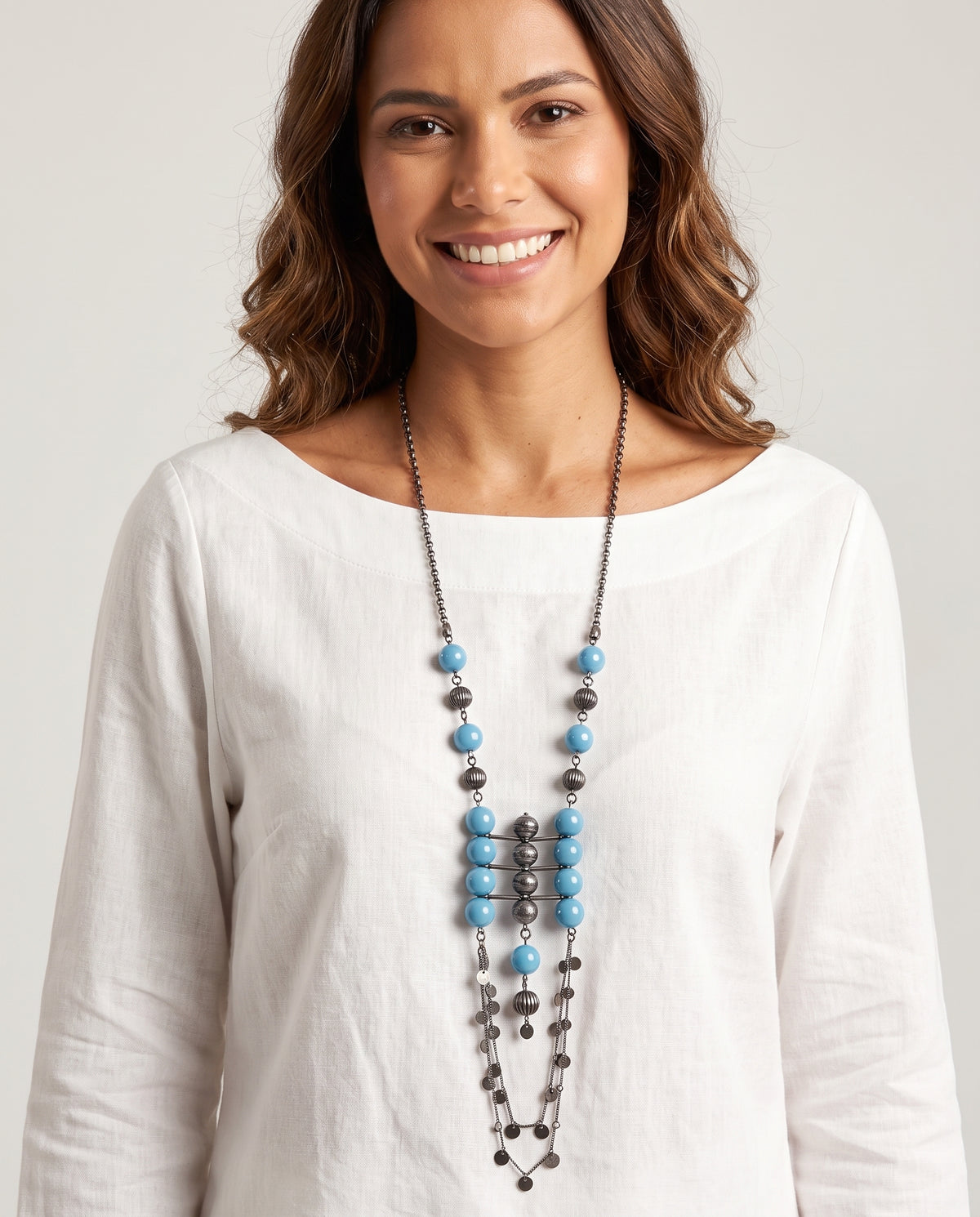 Colar acervo Paula longo esferas de Murano azul e metais banhados em grafite 1