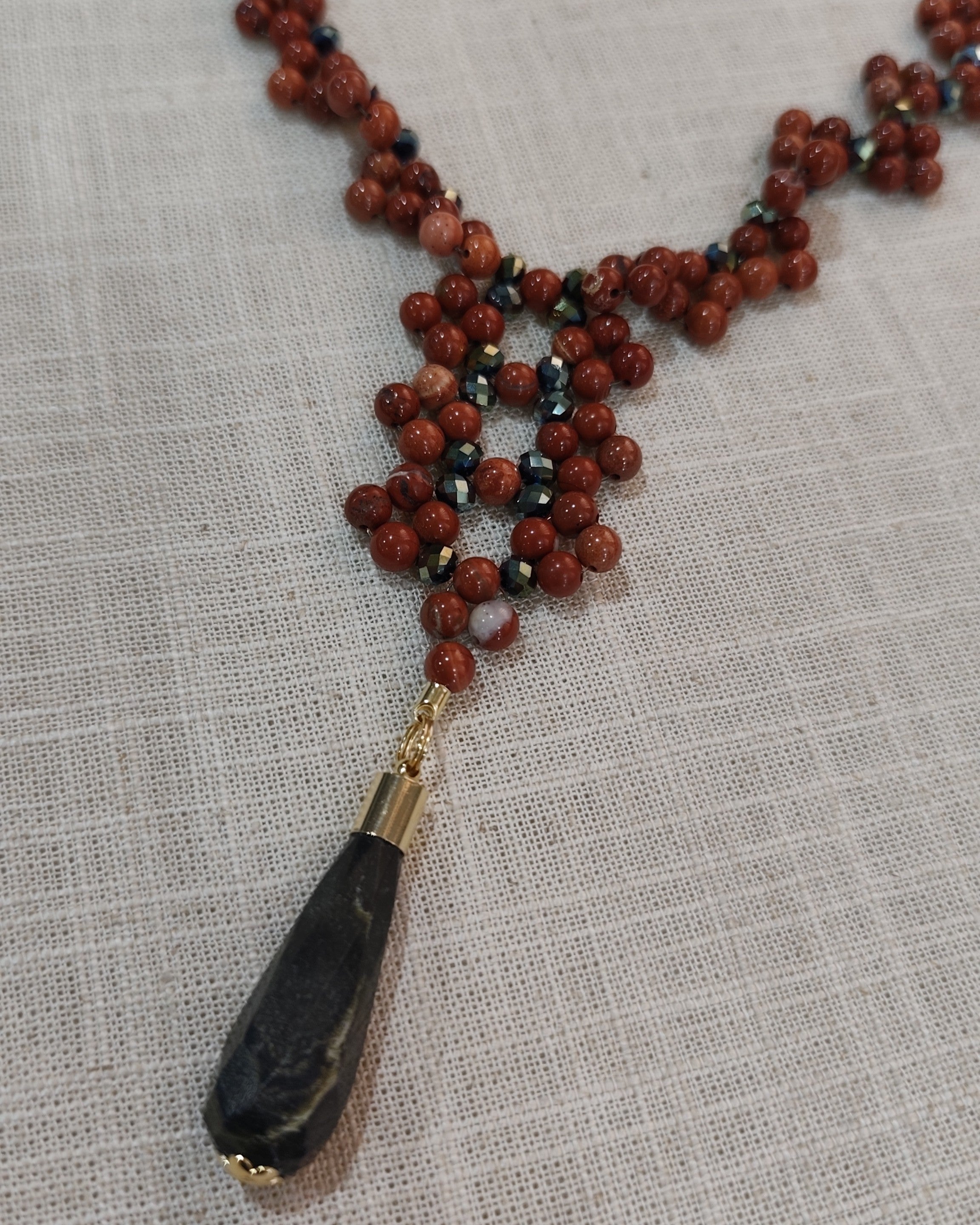 Colar Tula esferas de Jaspe Vermelho, gota Jaspe Verde, cristais e metais banhados em ouro 2