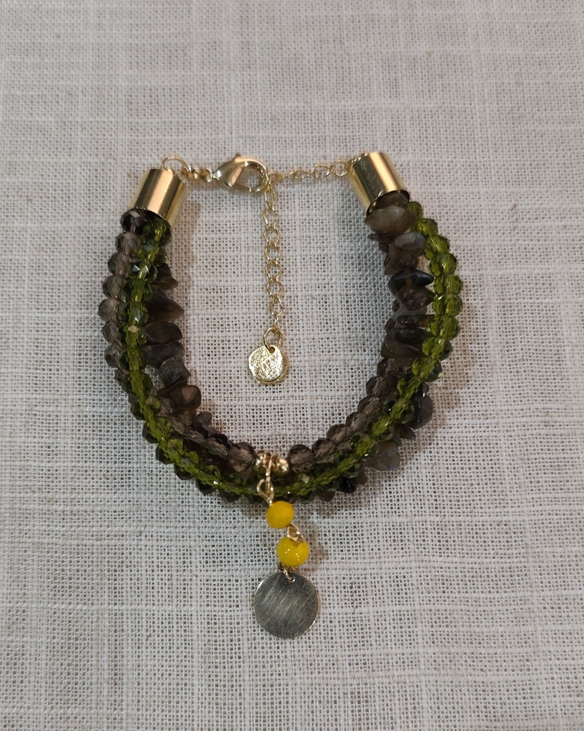Pulseira Rumi cascalho Verde Olivia, cristais verde e amarelo e metais banhados em ouro 2