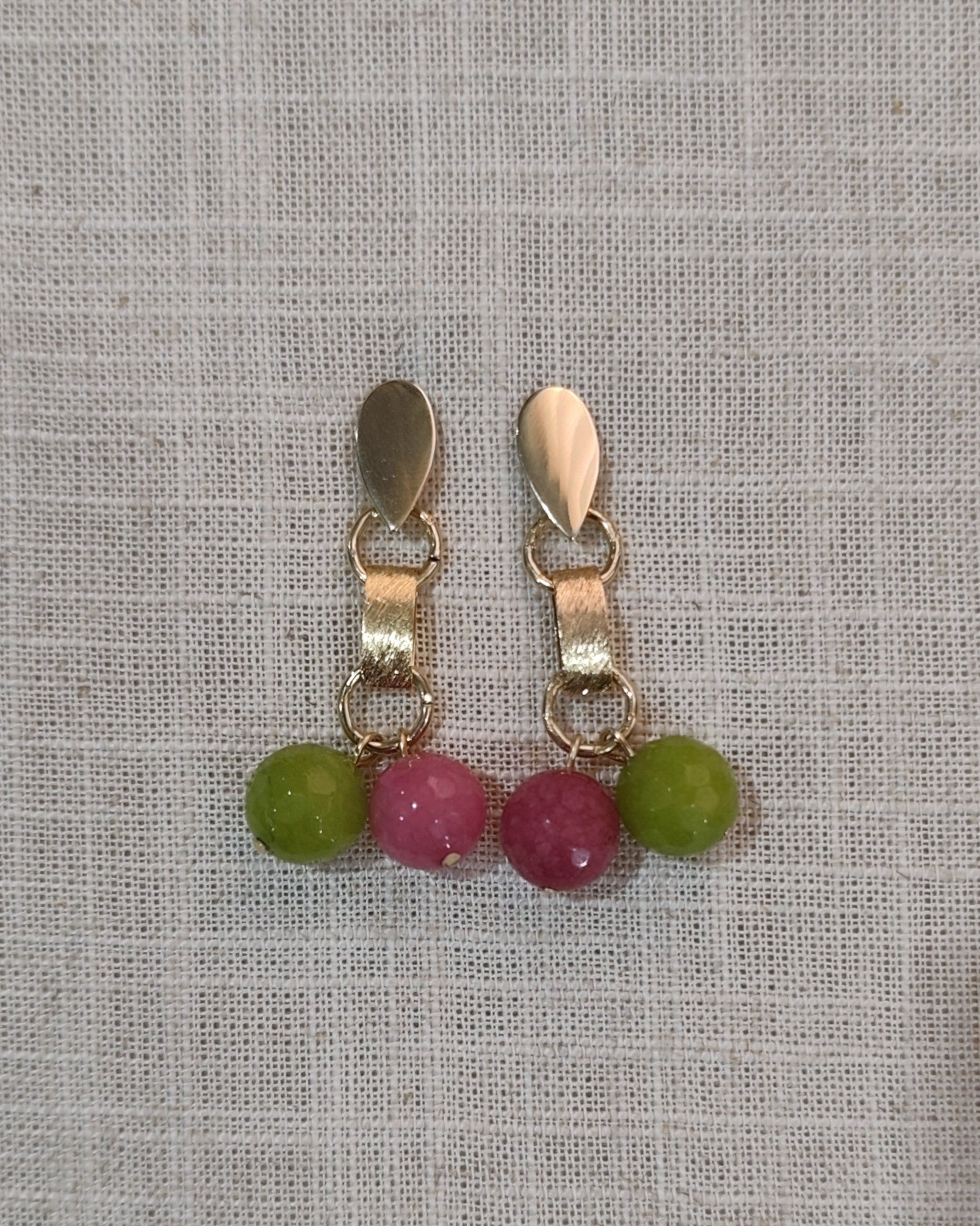 Brinco Lyla esferas de Jade limão, Jade Pink e metais banhados em ouro 2