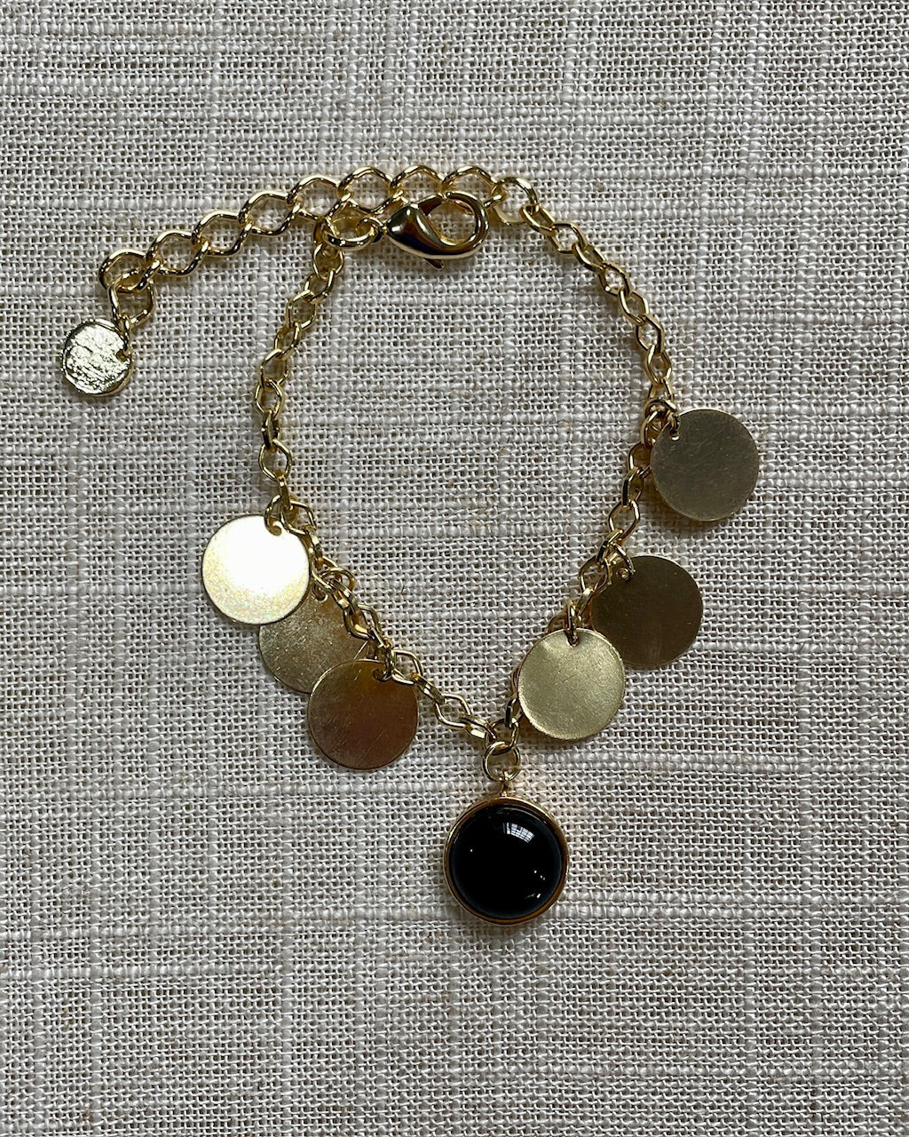 Pulseira Maggie pedra Ágata preta e metais banhados em ouro 2