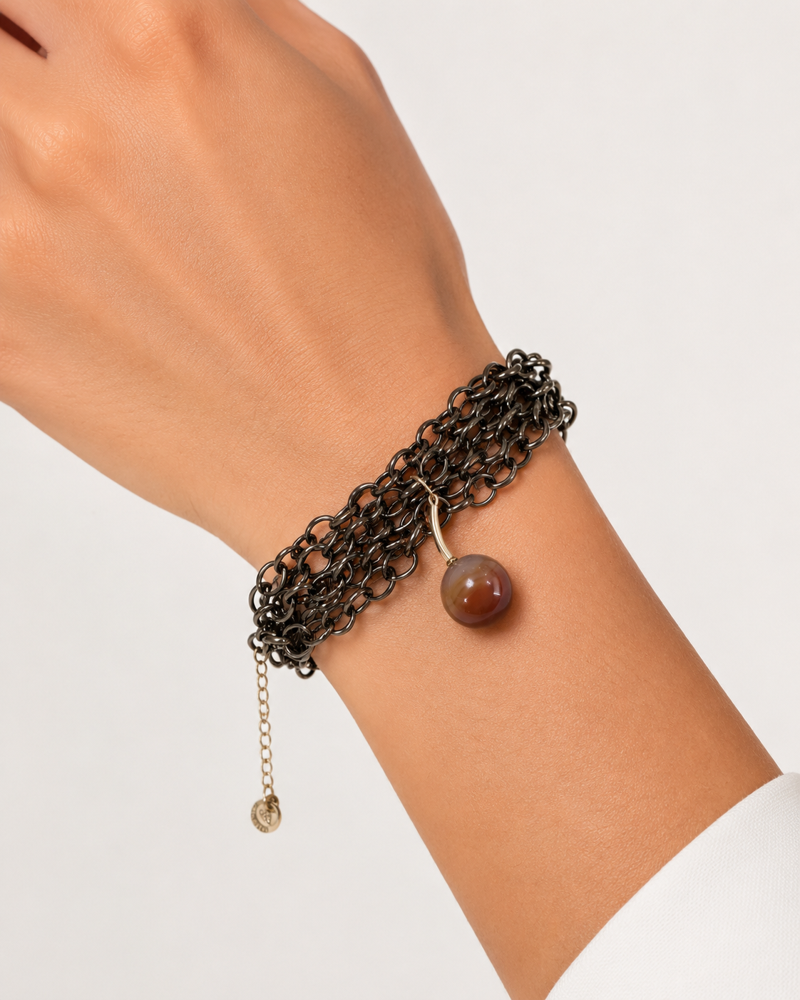 Pulseira Keona correntes anodizadas, esfera de Ágata e metais banhados em ouro 1