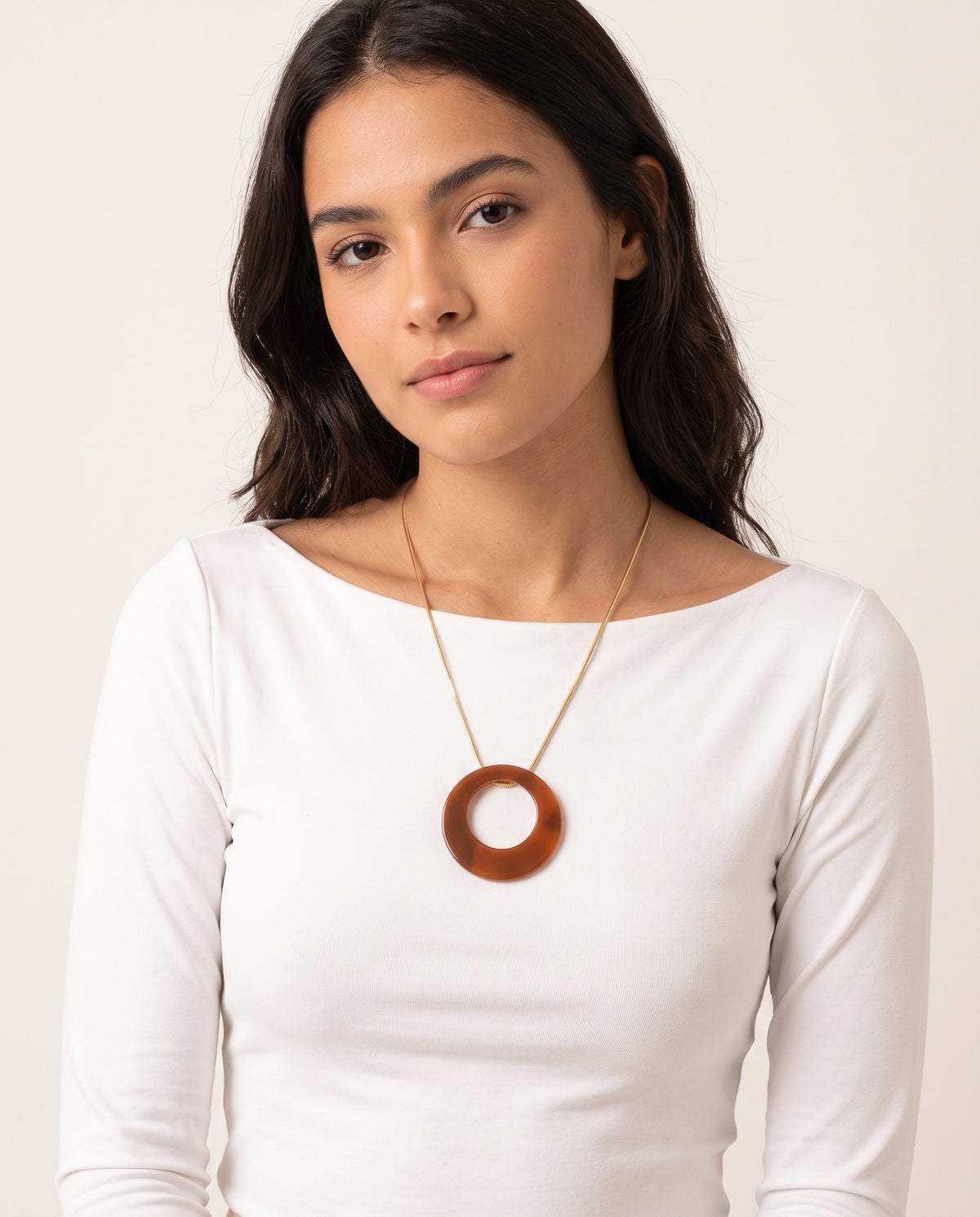 Colar Fabiola argola de pedra Ágata, banhado em ouro