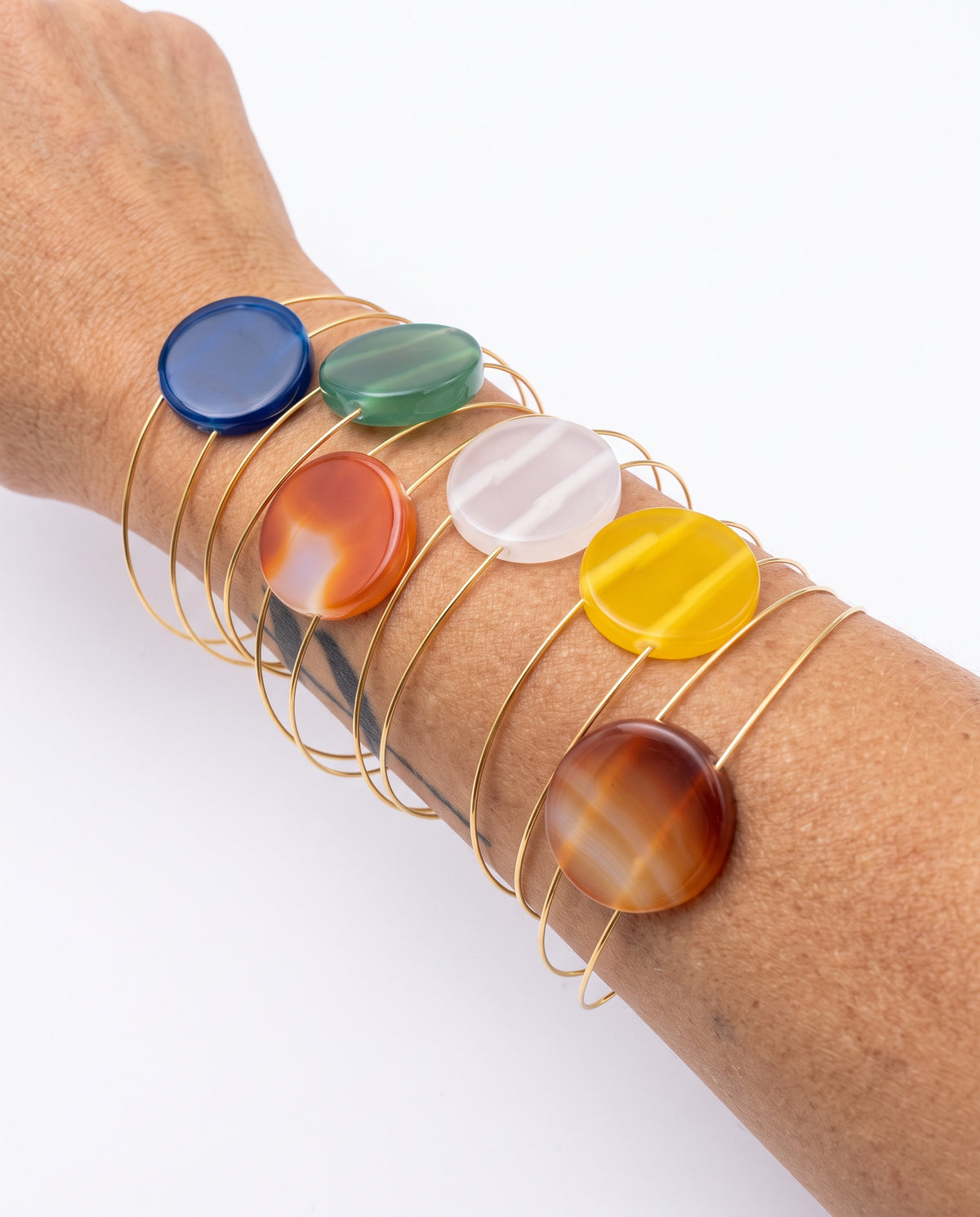 Pulseira Ivone aro banhado em ouro e disco pedra Ágata
